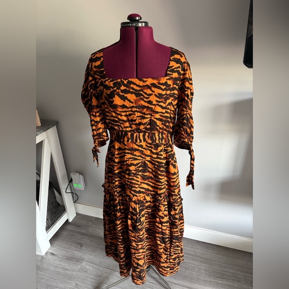 Walter Baker size 12 Tiger Print Square Neck Dress - Picture 1 of 6